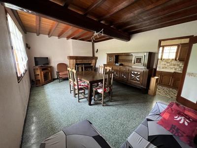 Maison traditionnelle - 140 m² - 4 pièces