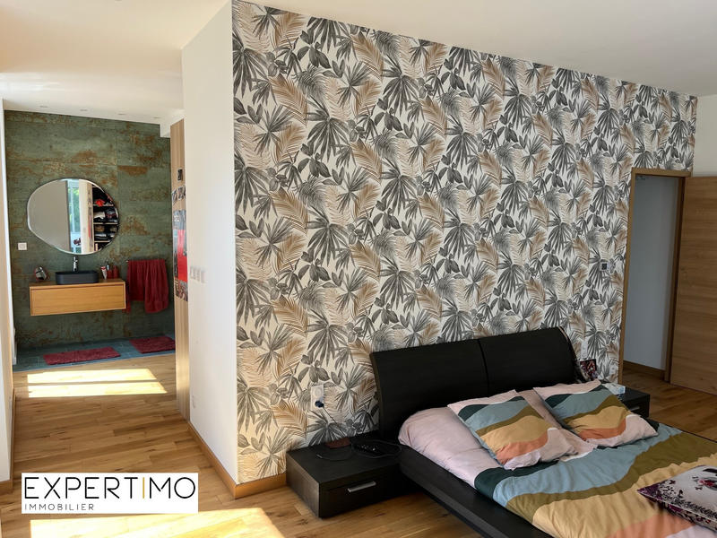 Maison - 241 m² - 6 pièces