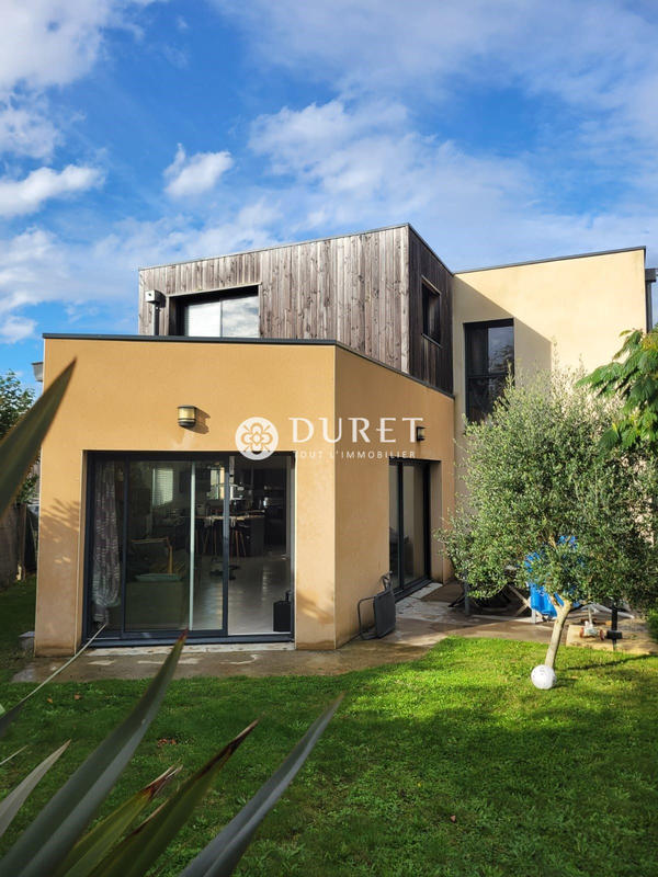 Maison - 144 m² - 7 pièces