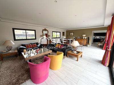 Maison - 157 m² - 4 pièces