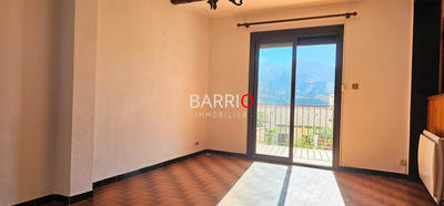 Maison - 96 m² - 5 pièces