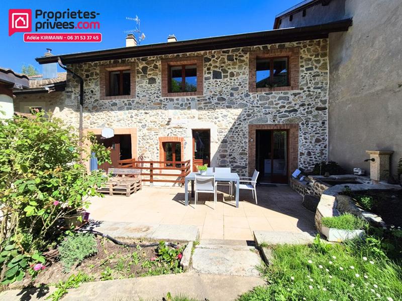 Maison de village - 211 m² - 7 pièces