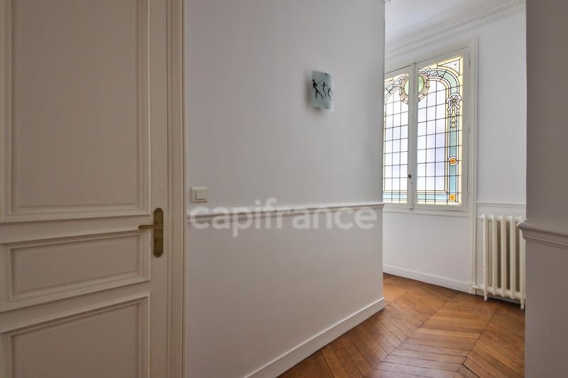 Appartement bourgeois - 117 m² - 5 pièces
