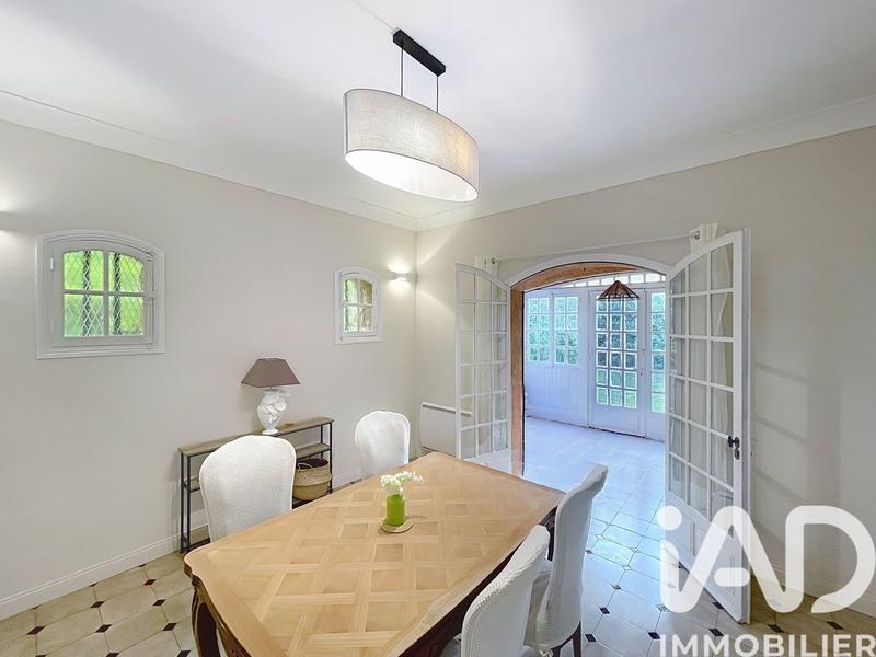 Maison - 180 m² - 7 pièces