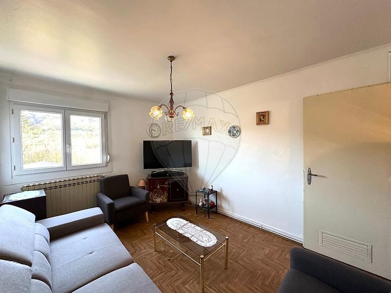 Appartement - 85 m² - 5 pièces