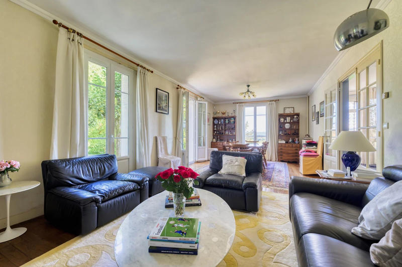 Maison - 196 m² - 7 pièces