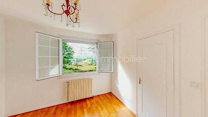 Maison - 240 m² - 10 pièces