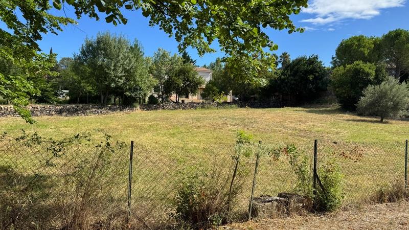 Terrain constructible - 1 271 m²