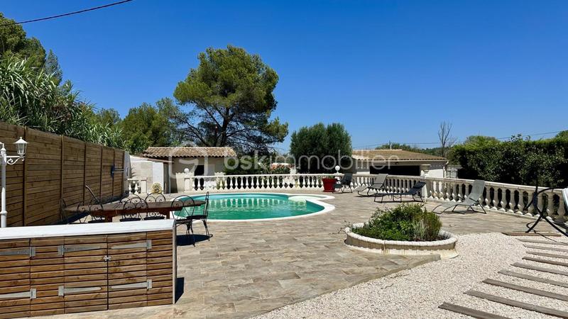 Villa - 280 m² - 9 pièces