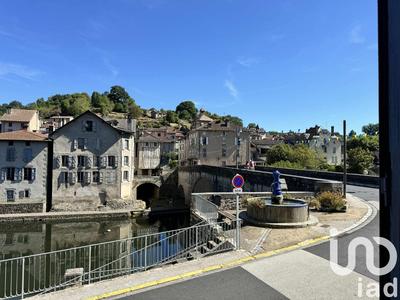 Maison - 220 m² - 8 pièces