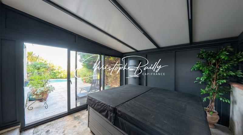 Villa - 195 m² - 8 pièces