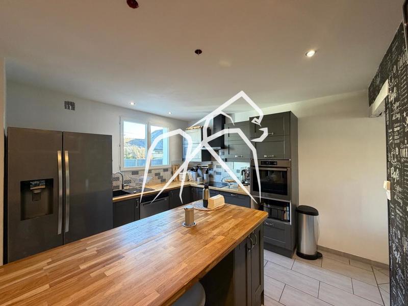 Maison ancienne - 122 m² - 7 pièces