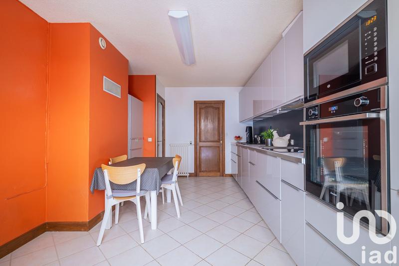 Maison - 182 m² - 9 pièces