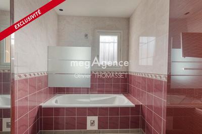 Maison jumelée - 104 m² - 5 pièces