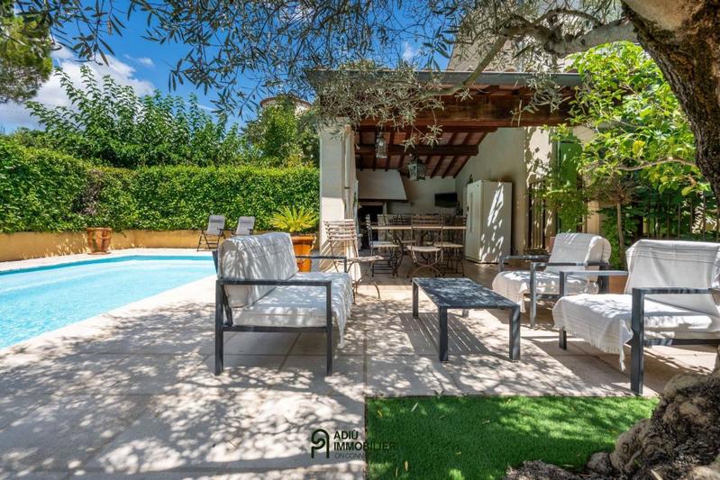 Maison - 210 m² - 6 pièces