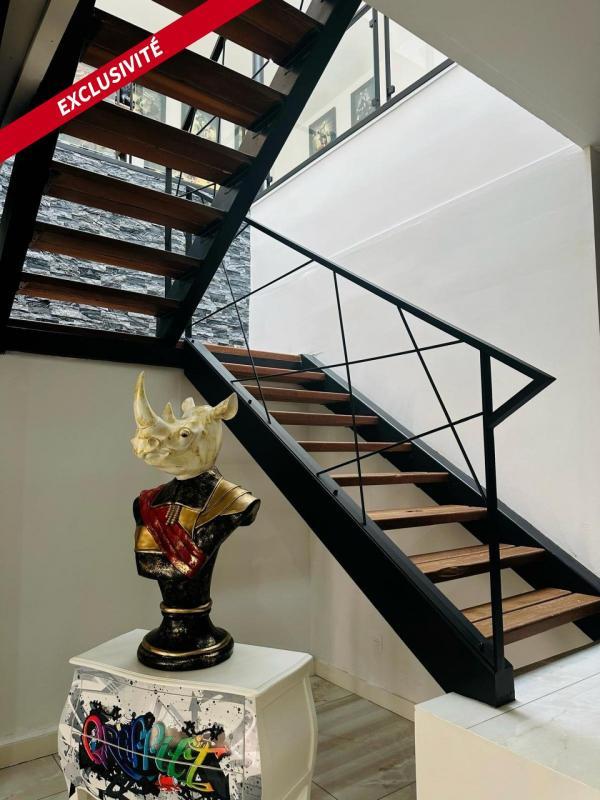 Maison - 230 m² - 3 pièces