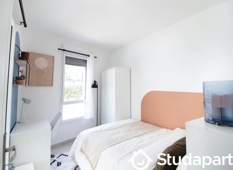 Chambre - 11 m² - 1 pièce