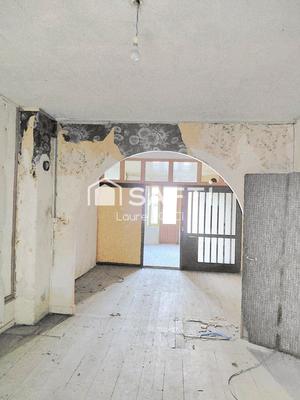 Maison - 450 m² - 8 pièces