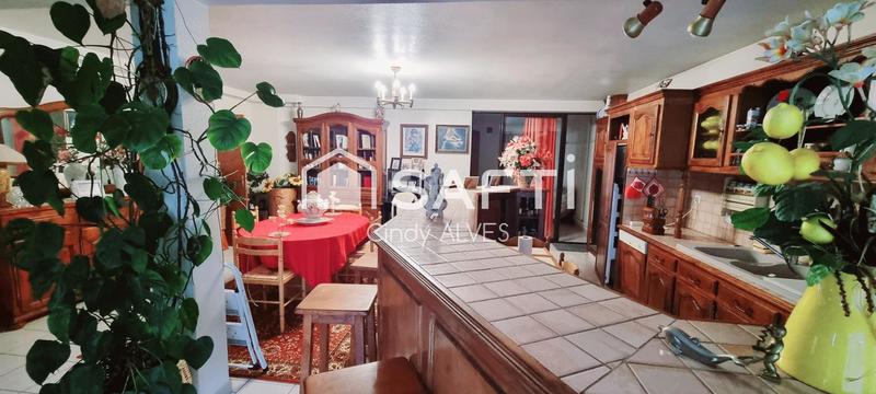 Maison - 310 m² - 9 pièces