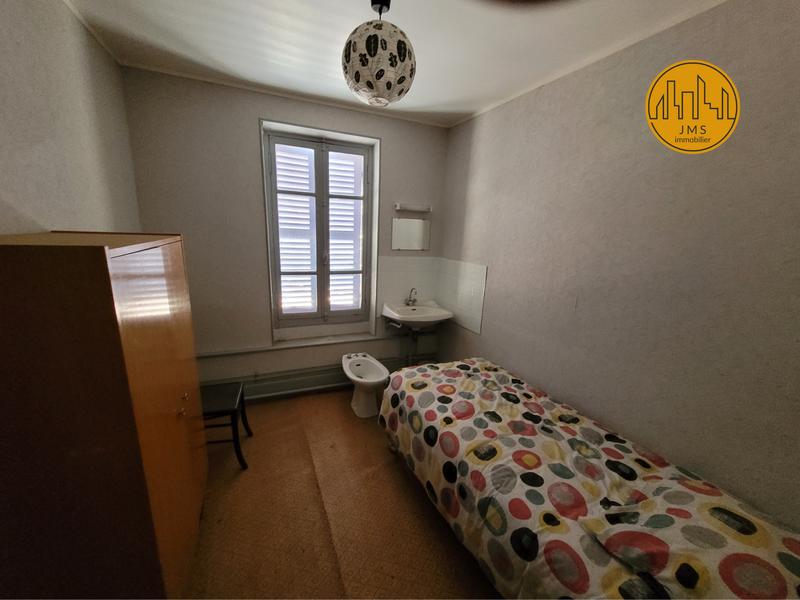 Maison - 380 m² - 12 pièces