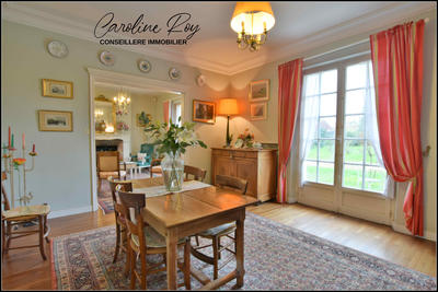 Maison - 288 m² - 8 pièces