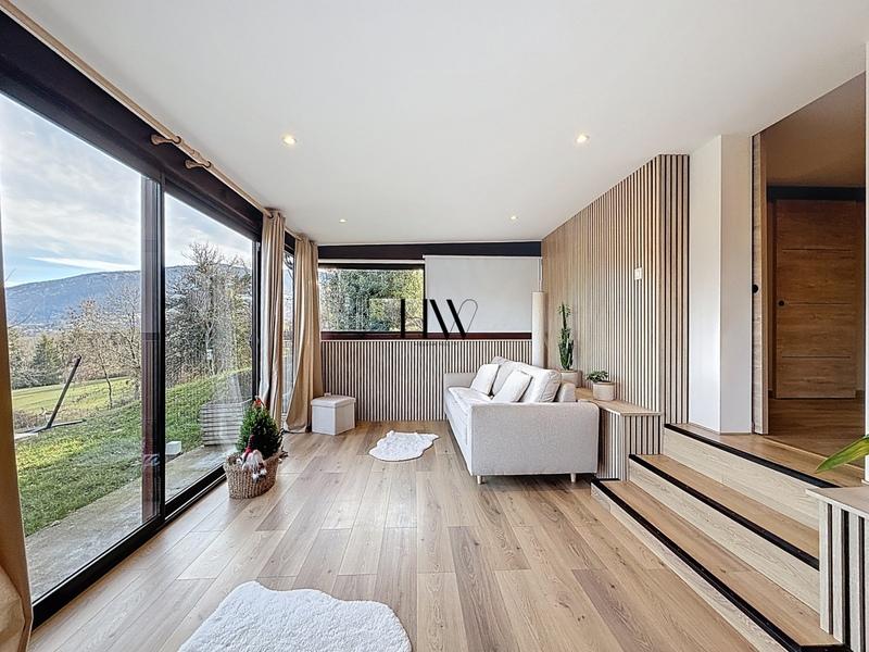 Maison - 176 m² - 8 pièces