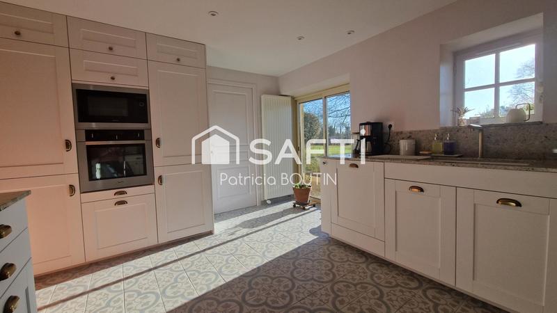 Maison - 204 m² - 7 pièces