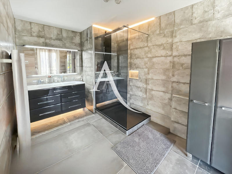 Appartement - 129 m² - 4 pièces