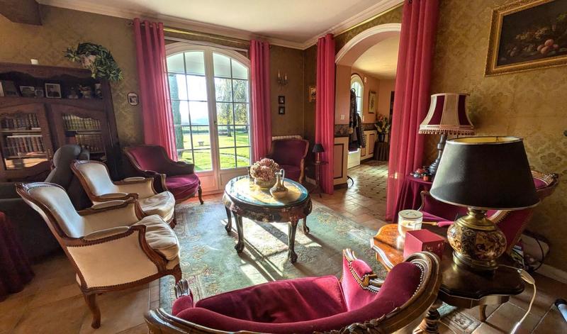 Maison - 265 m² - 7 pièces