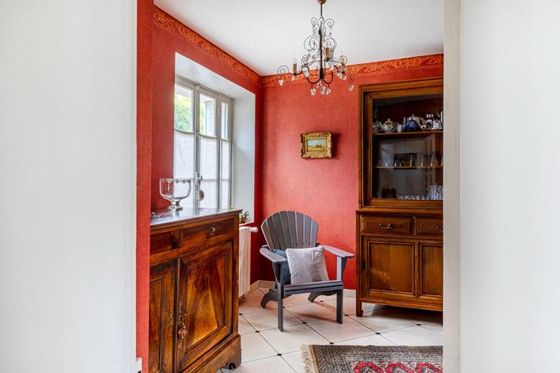 Maison - 217 m² - 7 pièces