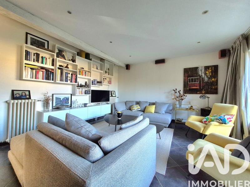 Maison - 370 m² - 5 pièces