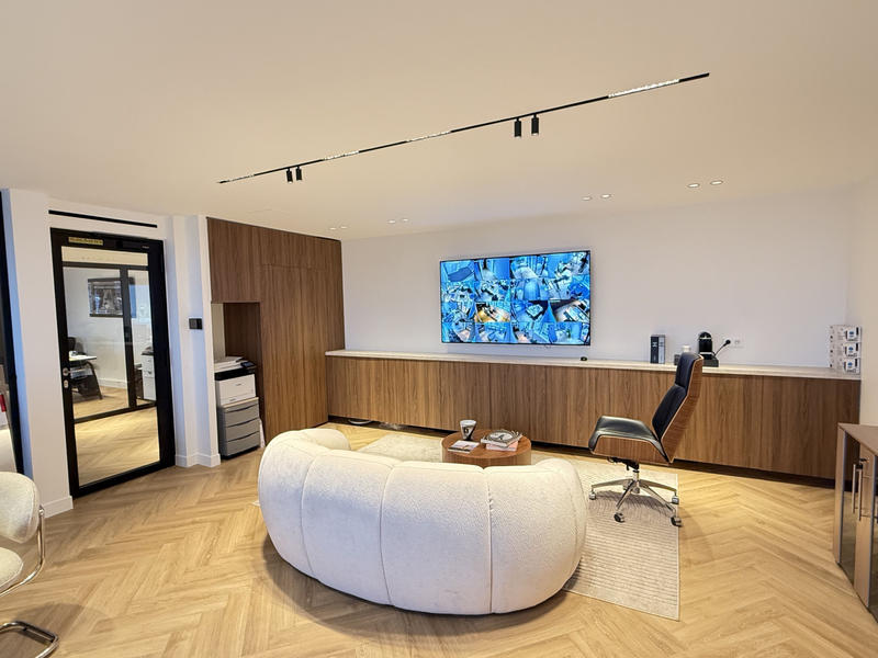 Bureau - 270 m² - 9 pièces