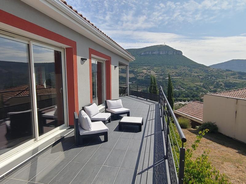 Maison - 140 m² - 5 pièces