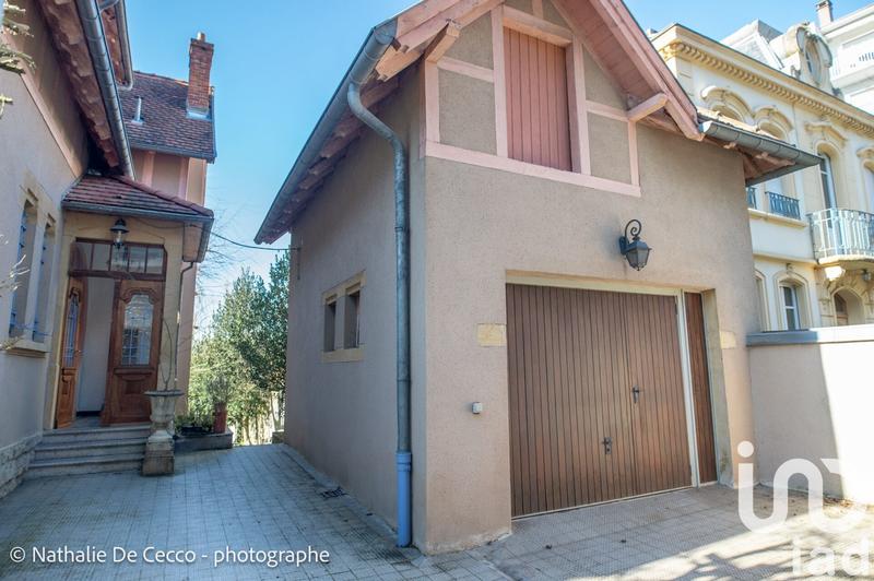 Maison - 288 m² - 8 pièces