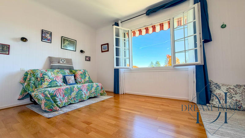 Maison - 263 m² - 7 pièces