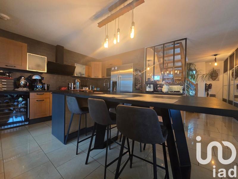 Maison - 210 m² - 6 pièces