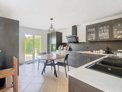 Maison - 180 m² - 7 pièces