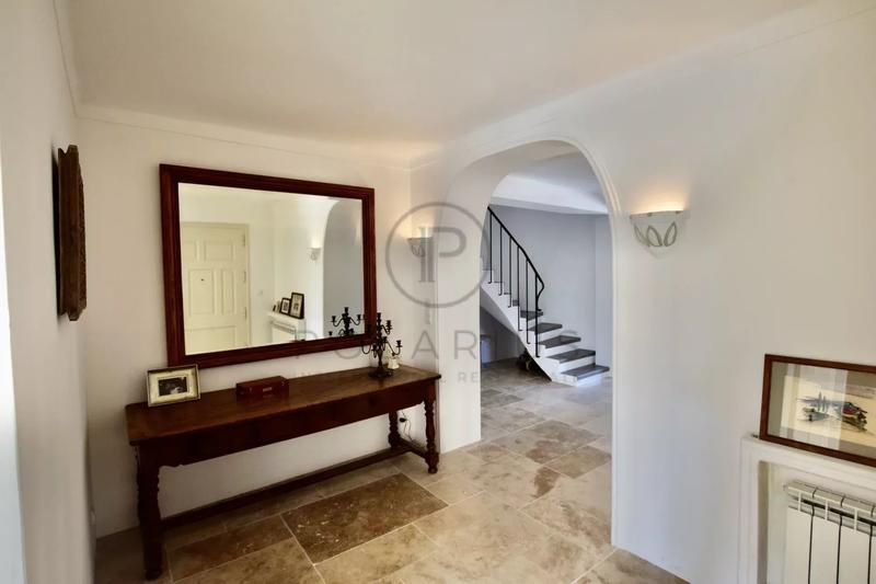 Villa - 240 m² - 6 pièces