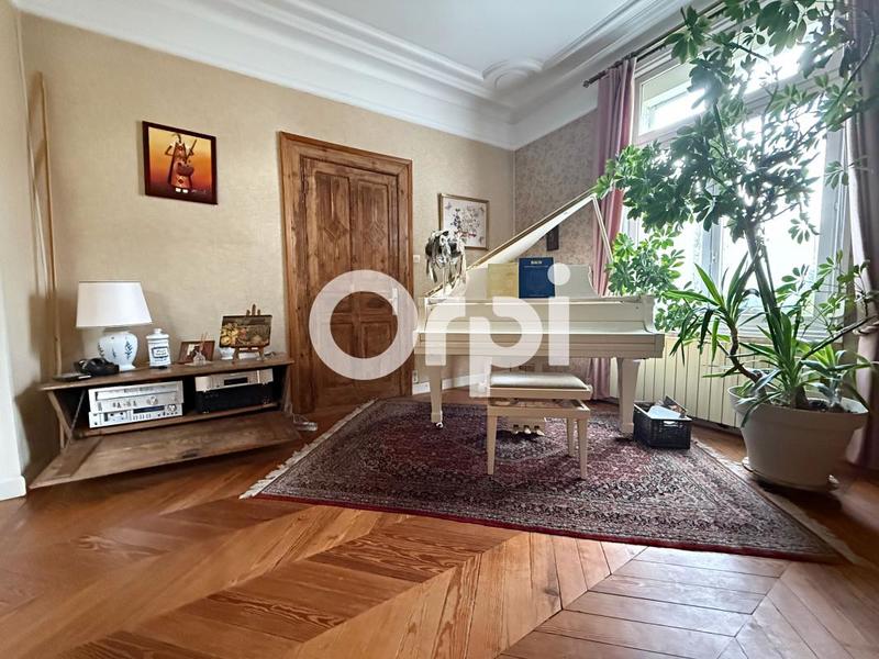 Maison - 281 m² - 8 pièces