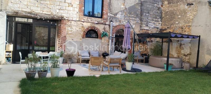 Maison - 392 m² - 6 pièces