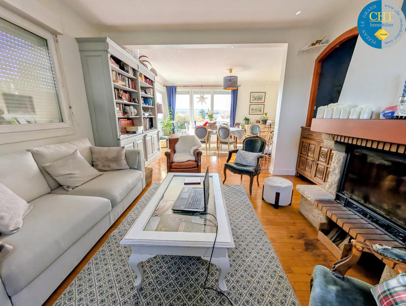 Maison - 143 m² - 7 pièces