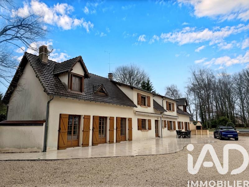 Maison - 245 m² - 9 pièces