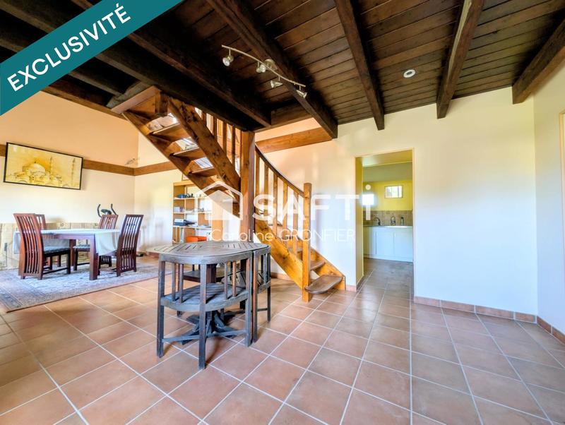 Maison - 210 m² - 10 pièces