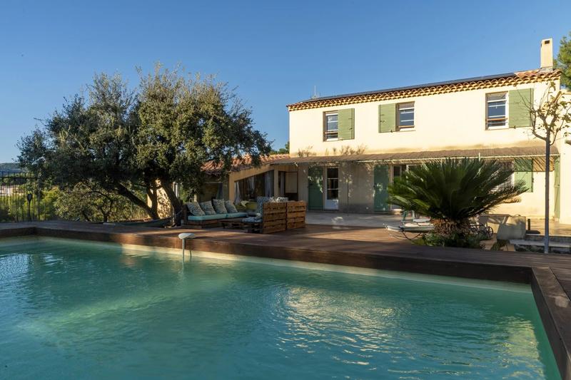 Villa - 137 m² - 6 pièces