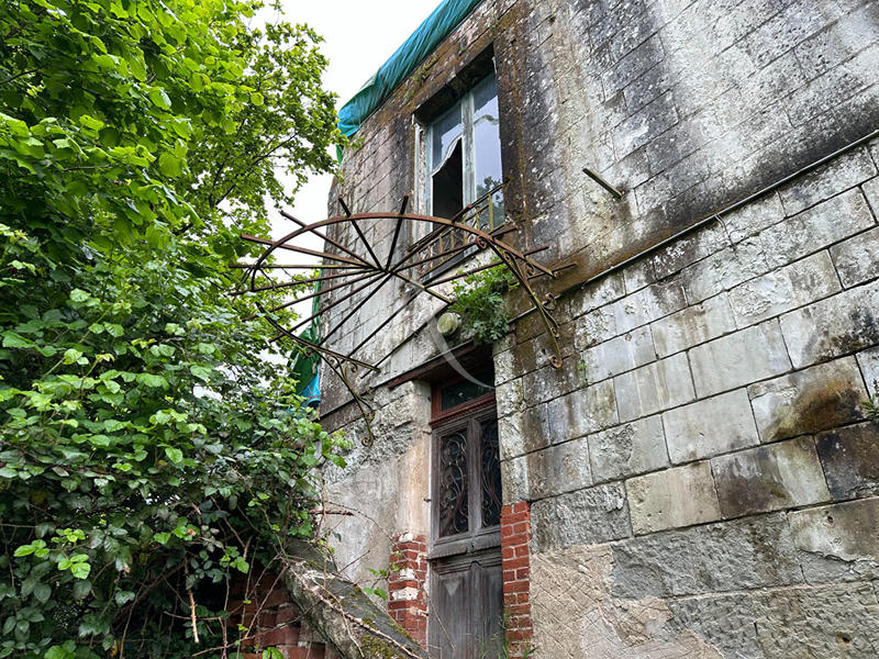 Maison - 400 m² - 12 pièces