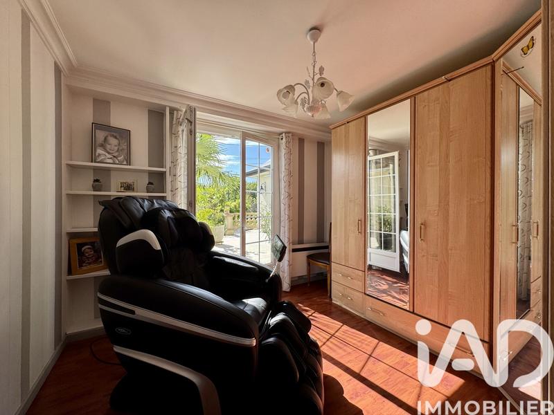 Maison - 300 m² - 8 pièces