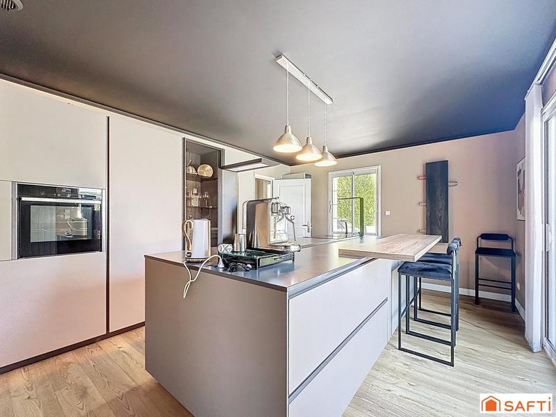 Maison - 226 m² - 7 pièces