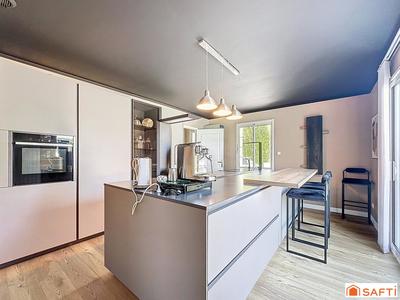 Maison - 226 m² - 7 pièces