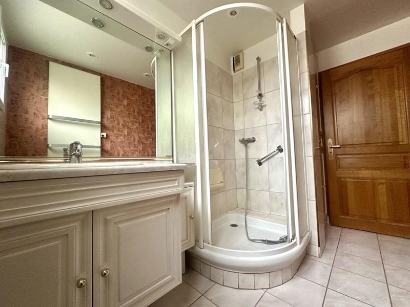 Appartement ancien - 111 m² - 5 pièces