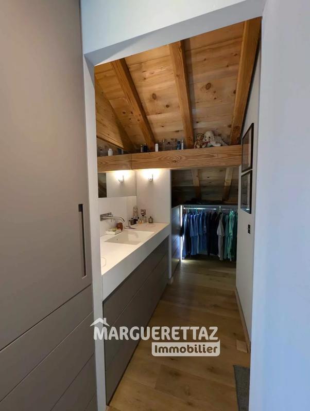 Châlet - 230 m² - 7 pièces